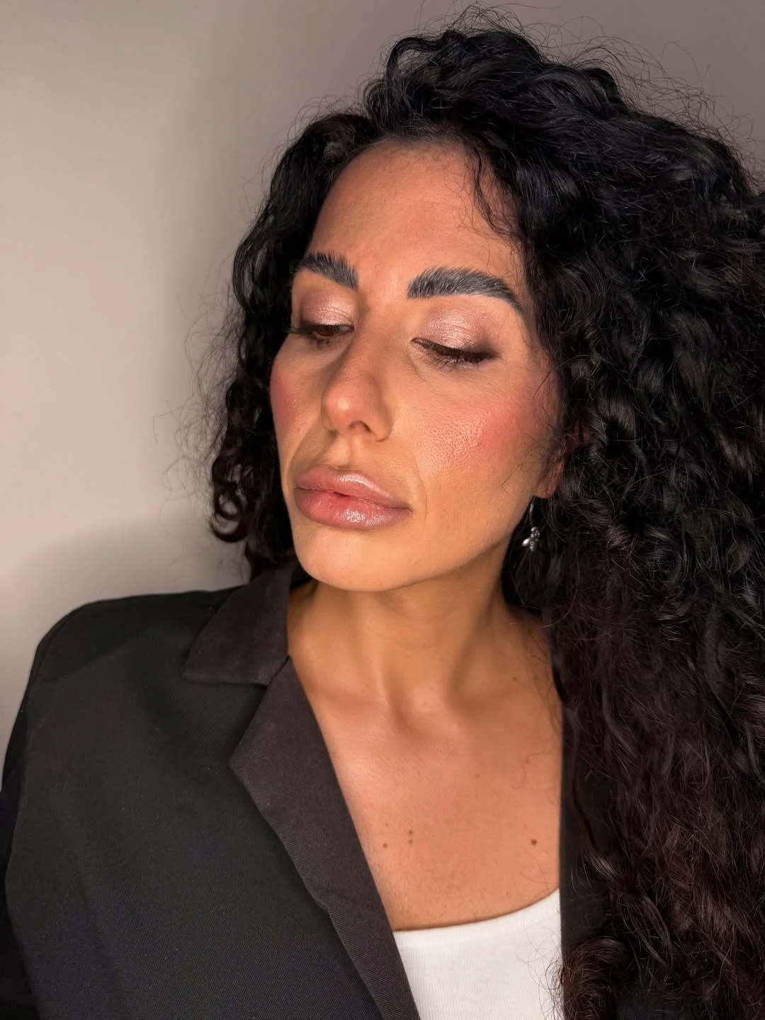 Make-up luminoso nei toni nude